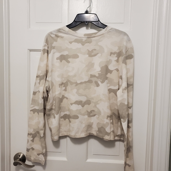 NWT GAP Beige Camo Print L/Sleeve Crop Top Tee Size XXL, Casual 100% Cotton - Picture 7 of 9